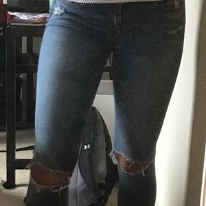 HOLLISTER blue ripped knees jeans midrise